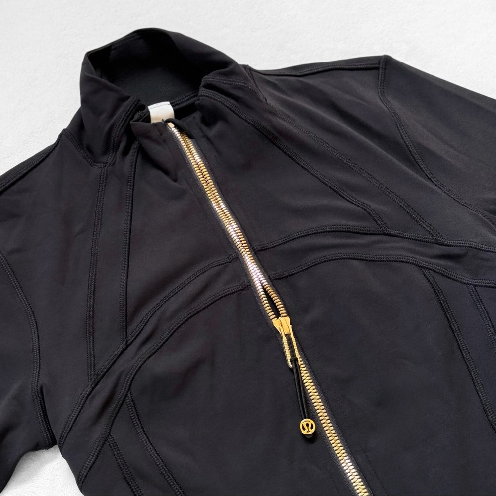 NWT Lululemon Define Cropped Jacket Nulu™ — Black/Gold/Gold — Size 6 - Picture 3 of 13